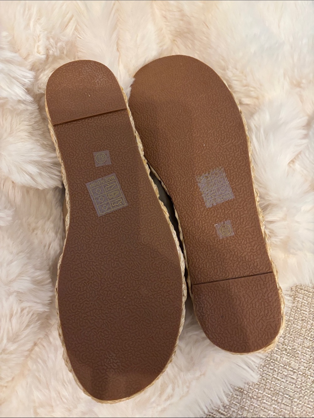 ShuShop Metallic Gold Wedge Slide Sandals - Picture 3 of 4